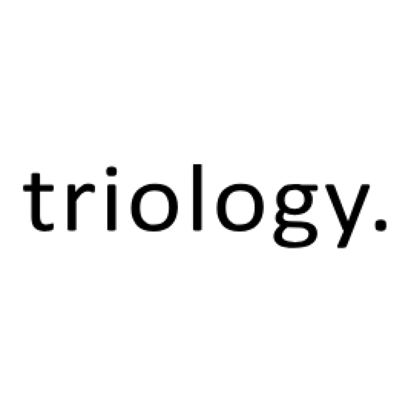 Сухой шампунь для объема волос Blowup Trilogy.
